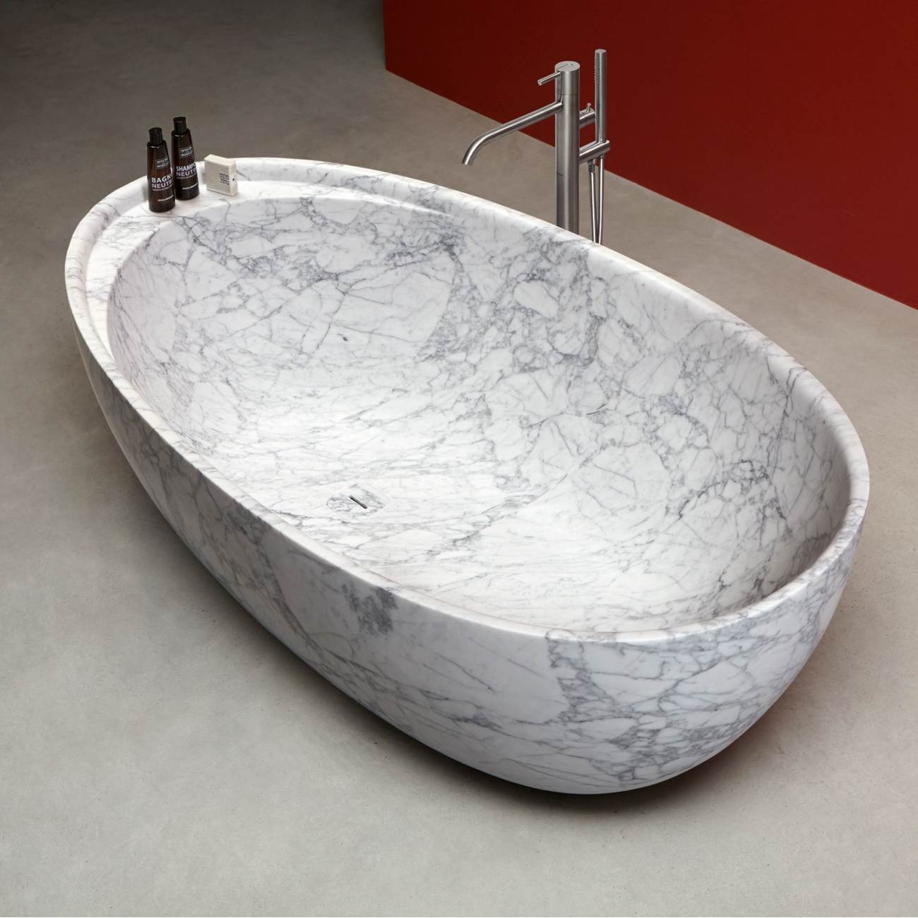 <b>Carrara White Marble Freestanding Bathtub</b>